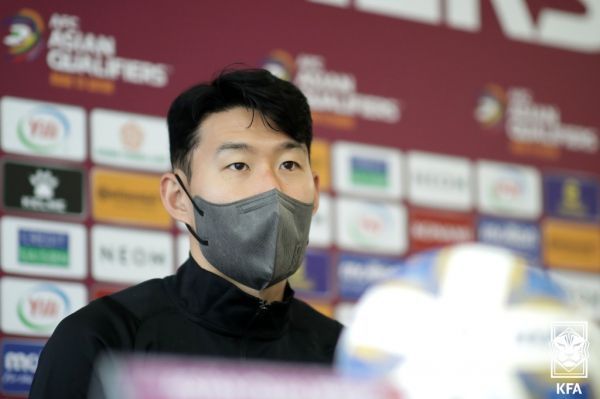 导演更想基于原型、虚构呈现的，是马蒂这样一个在美国不流行乒乓球运动的50年代、不被尊重的梦想家；一个执拗地相信自己能成为“史上最伟大乒乓球手”的年轻人；一个为了自我实现拥有无限动能，不惜伤害、利用他人的利己主义者。